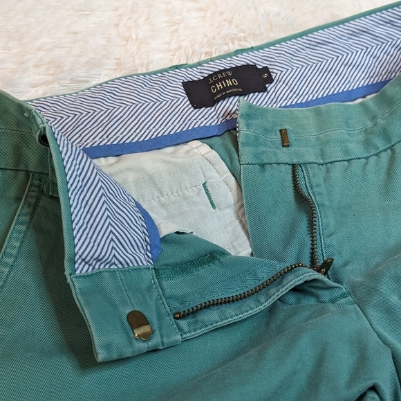 J. Crew Chino city fit 3” Shorts - Picture 3 of 9